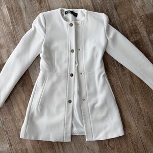Zara White Tailored Blazer with Collar Detail